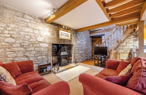 Painswick Cottage | Discover 17th-century charm at Capp Mill, nestled in picturesque grounds.