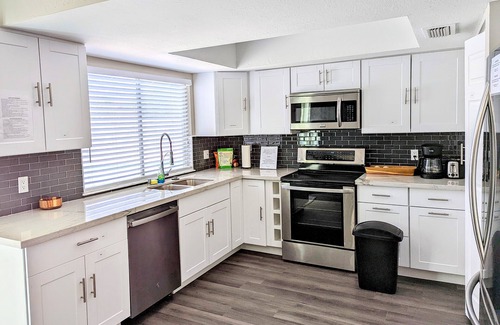 North Mountain House | Discover comfort near Grand Canyon University - 9 min drive