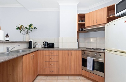 East Perth Apartment | Discover Comfort & Style In East Perth Sleeps 4 2 Bedroom Apts by WorldWide Welcome