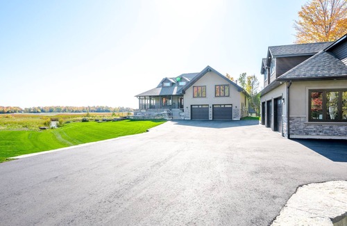 Trent Lakes House | Discover Tranquility: Luxurious 7-Bedroom Lakeside Resort Home in Kawartha