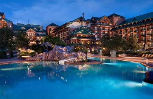 Bay Lake Villa | Disney World Wilderness Lodge 2 Bedroom Deluxe Villa at the Boulder Ridge Resort