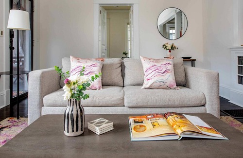 Old Fourth Ward House | Dive Inn by Minty Living