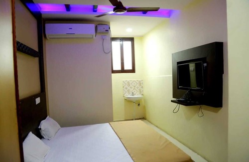 Hyderabad Apartment | DIVYA LODGE HOTELS ROOMS NSR HOTELS SERVICES COMPANY NSR TOURSIM TOURS TRAVELLIN