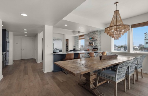 Villa Segunda House | 👑Dixie Queen👑 Iconic Beachfront Retreat with Gulf Views + Swim Spa + Elevator