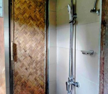 Taytay Resort | DK2 Resorts - Waddy Bay Views - Fast Internet & Northern Palawan Gateway