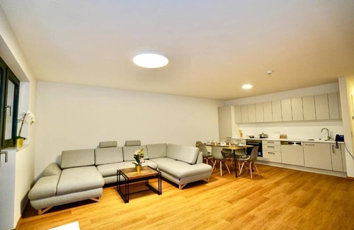 Meidling Apartment | DM & S Apartment