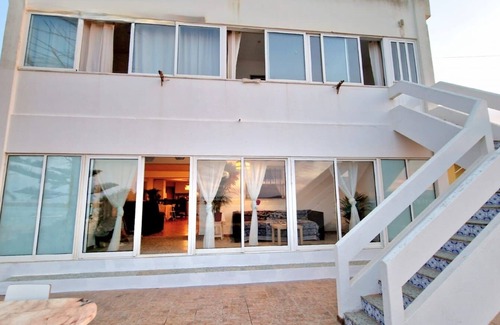 Faro House | Do you dream of waking up to the soothing sound of the waves,?