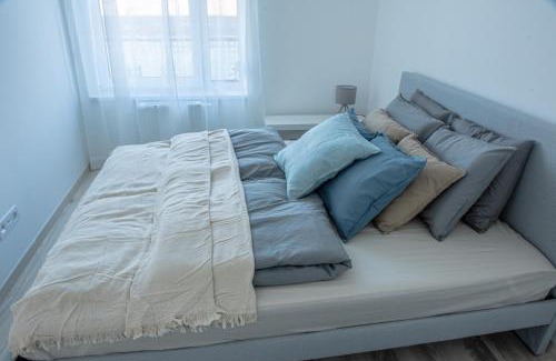 Erzsebetvaros Apartment | Dob36 Apartment with FREE Private PARKING and BALCONY