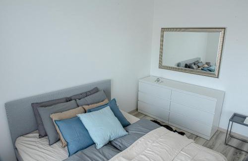 Erzsebetvaros Apartment | Dob36 Apartment with FREE Private PARKING and BALCONY