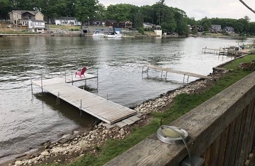Wasaga Beach Cottage | Dock Life Cottage 4 - Riverside, 1 Bedroom, Wasaga