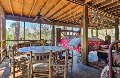La Grange Cabin | Dock on Lake Siesta: Spacious La Grange Retreat!
