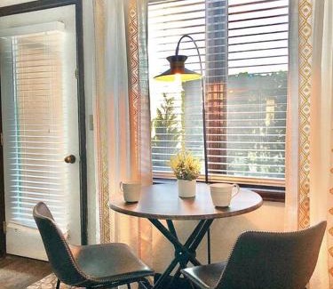 Granby Apartment | DOCO Rocky Mountain Vacation Rental-King Room with Resort Amenities