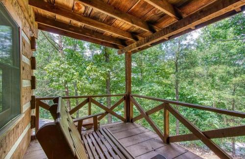 Gatlinburg - Pigeon Forge House | Dog friendly, adorable 1BR log cabin with hot tub and screen in porch!