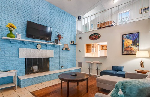 Villa Segunda House | Dog-Friendly Beach Home with High-Speed WiFi, Enclosed Backyard, and Loft