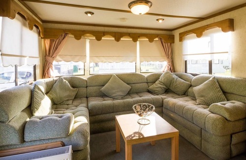 Lowestoft House | Dog friendly caravan at North Denes in Suffolk by the beach ref 40075ND