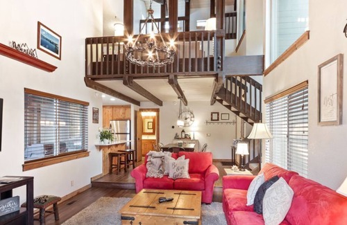 Tennis Village Condo | Dog-Friendly Condo with Central AC, WiFi, and Private Washer/Dryer!