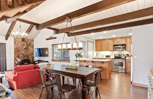 Tennis Village Condo | Dog-Friendly Condo with Central AC, WiFi, and Private Washer/Dryer!
