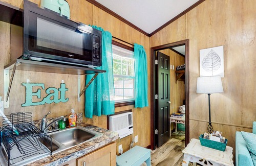 Vilas House | Dog-friendly cottage in the mountains with a spacious deck, grill, firepit, & AC