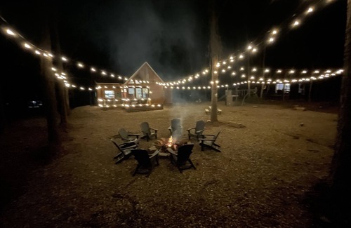 Broken Bow Cabin | Dog-Friendly Forest Cabin | Hot Tub Arcade Playset Fire Pit