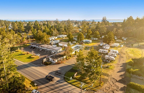 Westport House | Dog-friendly getaway for two with fast WiFi, kitchenette, & picnic tables