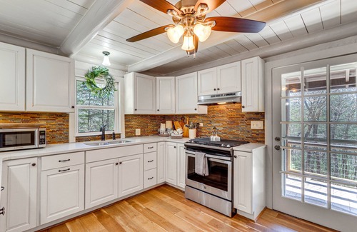 Hiawassee Cabin | Dog-Friendly Hiawassee Cabin Near Lake & Hiking