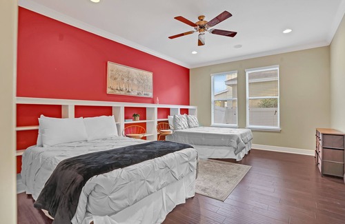Kissimmee House | Dog-friendly home with built-in grill, W/D, & community pool - snowbirds OK