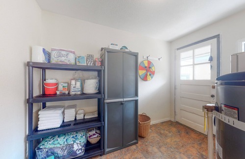Winchester Bay House | Dog-friendly home with two full kitchens & a gas grill - walk to the ocean