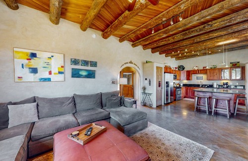 Taos House | Dog-friendly home with amazing Taos Mountain & El Salto views, W/D, & jetted tub