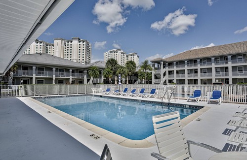Vanderbilt Beach Condo | Dog-friendly home with pool access, private W/D, and central AC