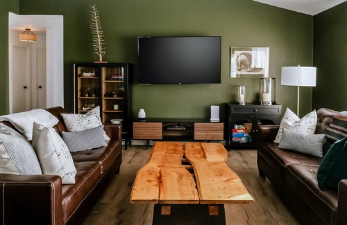Bozeman House | Dog-friendly home with a game room, washer/dryer, grill, and full kitchen