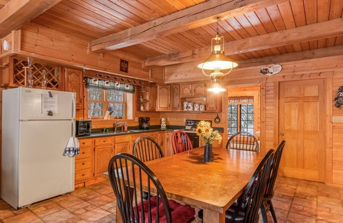 Mauston House | Dog-friendly log cabin on the river with deck & firepit - near Wisconsin Dells