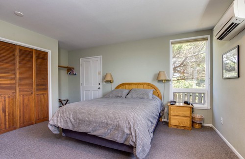 Bandon House | Dog-friendly, oceanfront home w/beach access, and large deck-EV charger