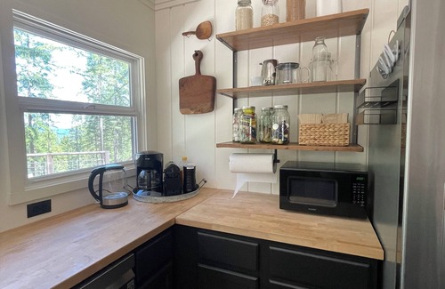 Philo House | Dog-friendly Ridgetop Home - a retreat in Elk 15 minutes from Anderson Valley