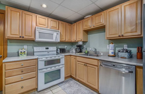 Boyne Falls Hotel | Dog-friendly ski-in/out condo near lifts with ski views, pool, tennis, hot tub