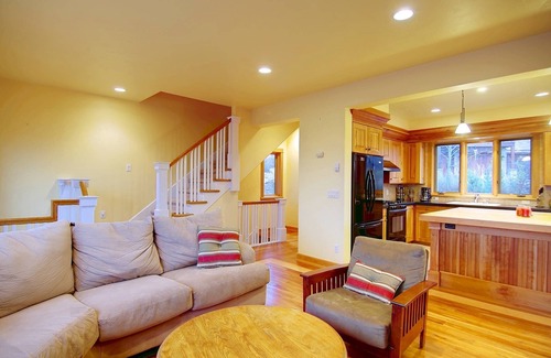 Steamboat Springs House | Dog's OK! Epic Views-Easy Access to Mtn/Town-Walk to Town/Trails-Garage-Deck-Fenced Patio-Grill-W/D