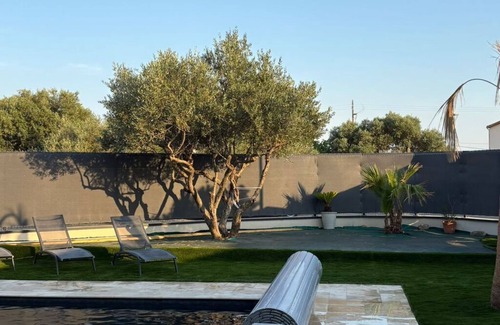 Beaucaire House | Dolce Vita Elegant and comfortable new villa with heated pool for 12 people