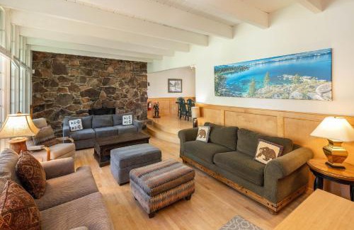 Lake Forest House | Dollar Point Lodge By Hauserman Rentals