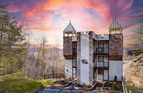Caton Condo | Dolly's Castle Unit 4