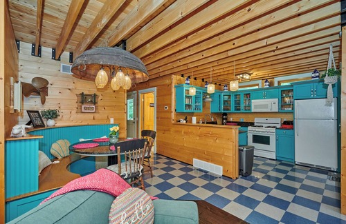Fennville House | Dollybrook 9 - Pet friendly - Community Pool(CLOSED for the season) - Groups welcome