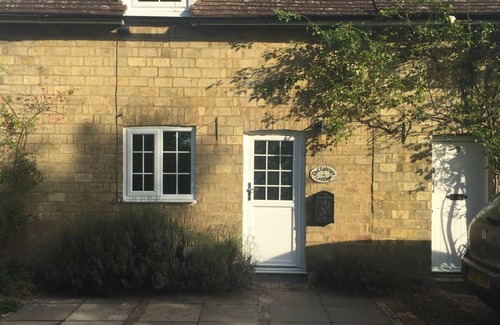 St Neots Cottage | Dollydrops 17th Century Rural Cottage in Cambridgeshire