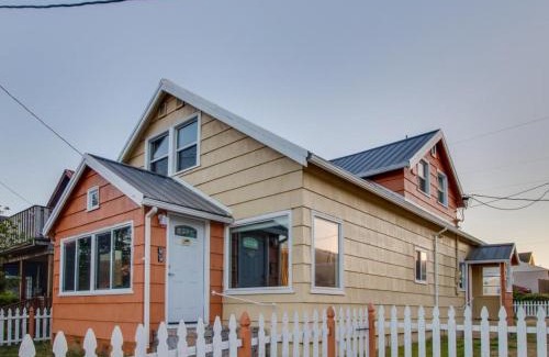 Rockaway Beach Apartment | Dolphin 1