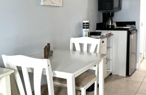 Ruskin Apartment | `Dolphin Views` 209 Little Harbor Beach Community