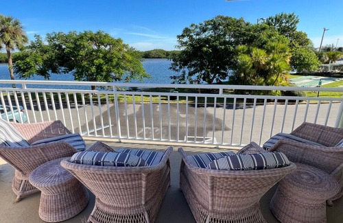 Ruskin Apartment | `Dolphin Views` 209 Little Harbor Beach Community
