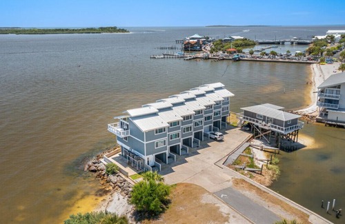 Cedar Key Apartment | Dolphin Watch at the Cedar Cove Townhouses