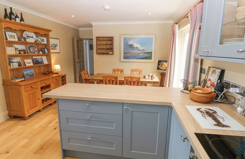 Newport Cottage | DOLWYLAN, pet friendly, with open fire in Newport, Pembrokeshire