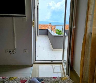 Njivice Apartment | Domagoj - Luxury apartment with private parking, jacuzzi and seaview