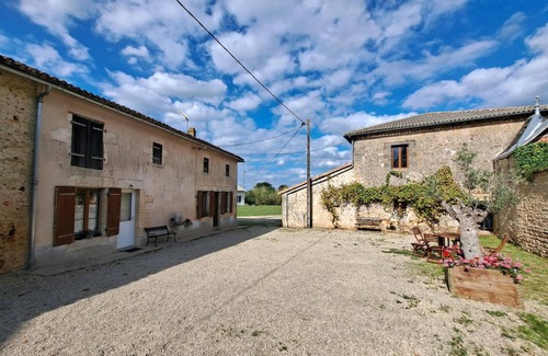 Rouille House | Domaine De La Briouse - 9-person house with terrace, private garden, and playroom in Sanxay
