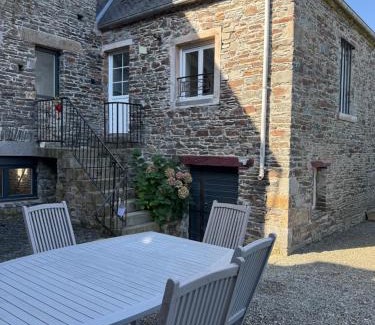 Pontorson House | Domaine de la Ville Chérel, maison en pierre