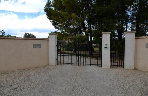 Carpentras Bed & Breakfast | Domaine Des Écureuils