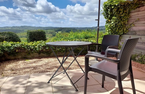 Perpezac-le-Blanc House | Domaine Leyvinie, gite Sauvignon, 10 minutes from the Dordogne